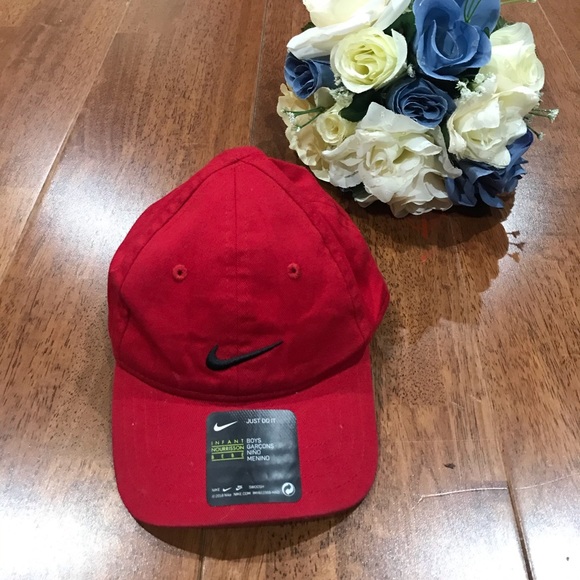 Nike Red Infant Hat - Picture 2 of 7